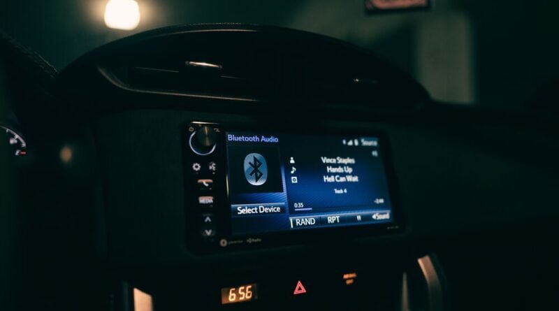 Jak włączyć muzykę z telefonu w samochodzie przez Bluetooth